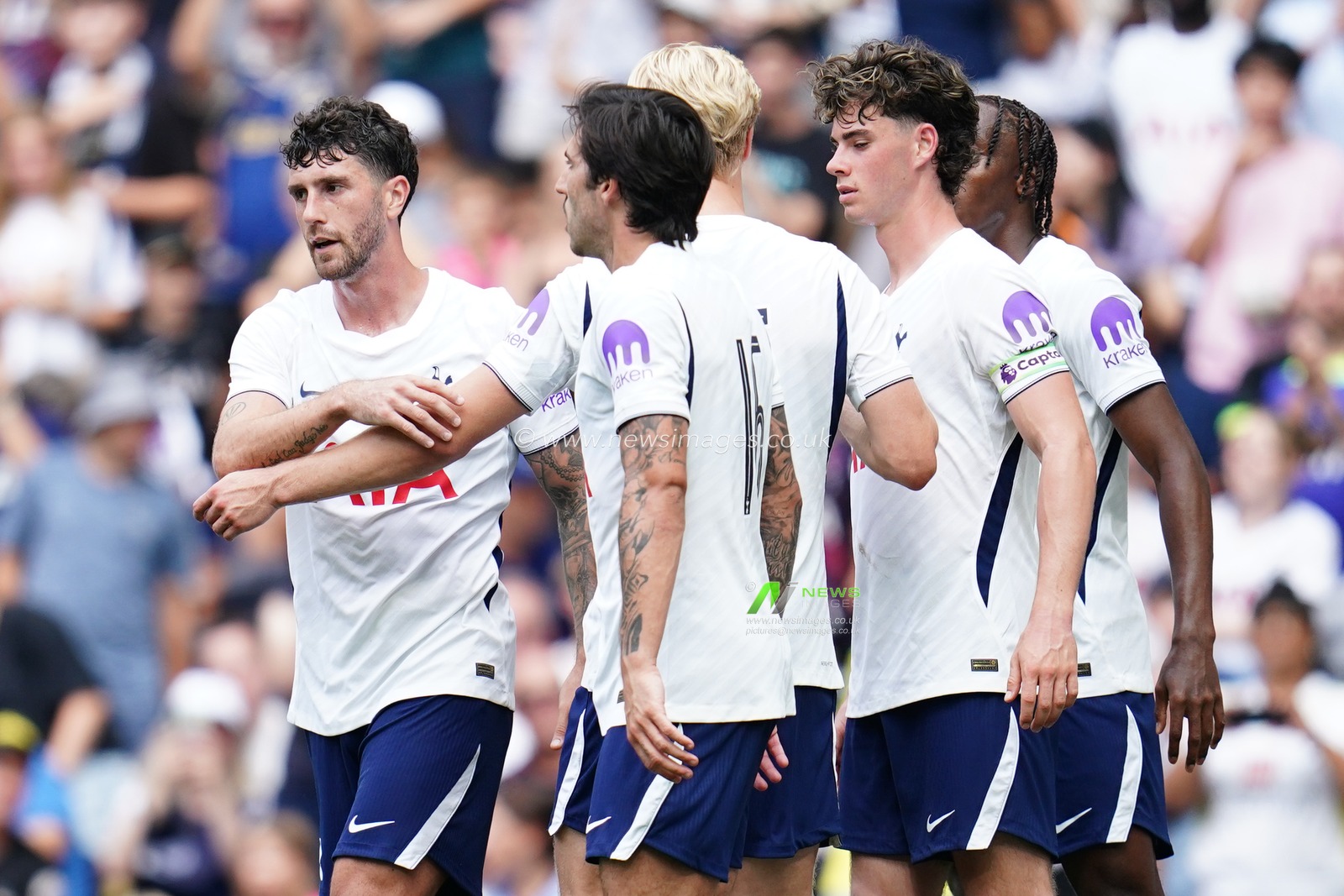 Tottenham hotspur players celebrate goal during the pre-season friendly match Tottenham Hotspur vs Hoffenheim at Tottenham Hotspur Stadium, London, United Kingdom on 15 August 2026

(Photo by Harvey Murphy/News Images)