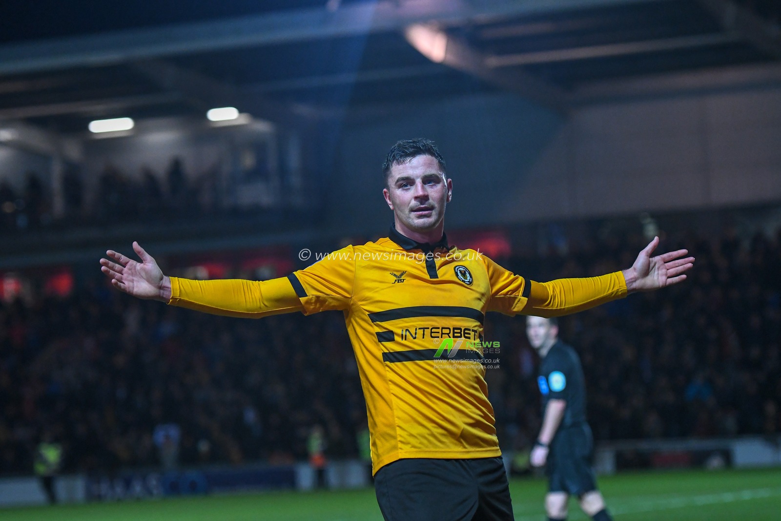 6th January 2019, Rodney Parade, Newport, Wales ; The Emirates FA Cup, 3rd Round, Newport County vs Leicester City : Padraig Amond (09) of Newport County celebrating after his penalty to make it 2-1 to Newport county

Credit: Gareth Dalley/News Images

English Football League images are subject to DataCo Licence