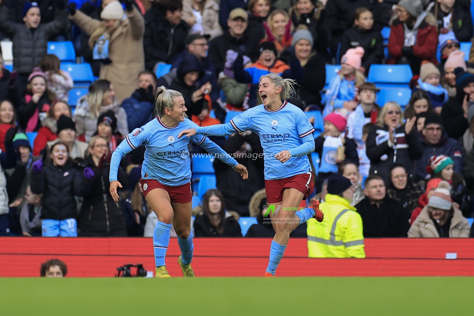 Laura Coombs #7 of Manchester City celebrates scoring to make it 1-1 during of the The FA Women's Super League match Manchester City Women vs Manchester United Women at Etihad Campus, Manchester, United Kingdom, 11th December 2022

(Photo by Conor Molloy/News Images)