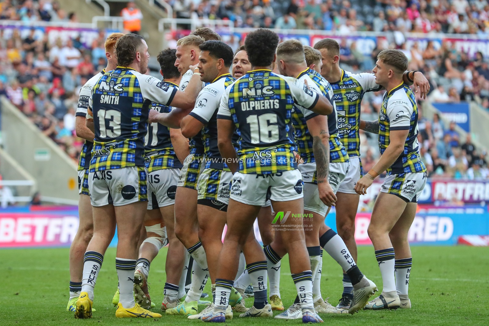 Mikolaj Oledzki #8 of Leeds Rhinos celebrates his try to make it 22-14 during the Betfred Super League Magic Weekend match Leeds Rhinos vs Castleford Tigers at St. James's Park, Newcastle, United Kingdom, 3rd June 2023

(Photo by Gareth Evans/News Images)