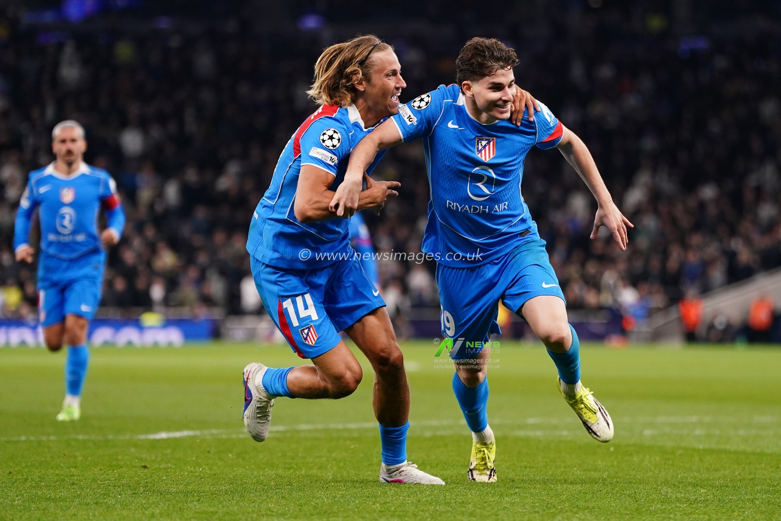 Julian Alvarez of Atlético Madrid and Marcos Llorente of Atlético Madrid celebrate equaliser during the UEFA Champions League match Tottenham Hotspur vs Atletico Madrid at Tottenham Hotspur Stadium, London, United Kingdom on 18 March 2026

(Photo by Harvey Murphy/News Images)