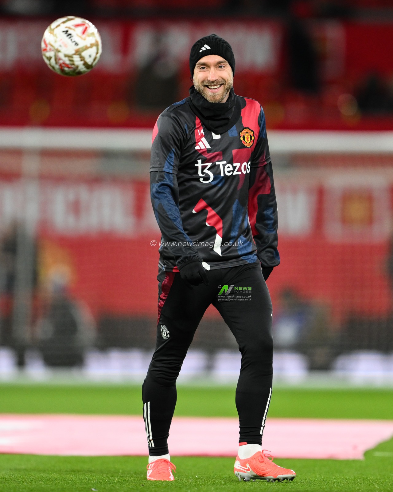 Christian Eriksen of Manchester United during the pre-game warm up ahead of the Emirates FA Cup Fourth Round match Manchester United vs Leicester City at Old Trafford, Manchester, United Kingdom, 7th February 2025

(Photo by Craig Thomas/News Images)