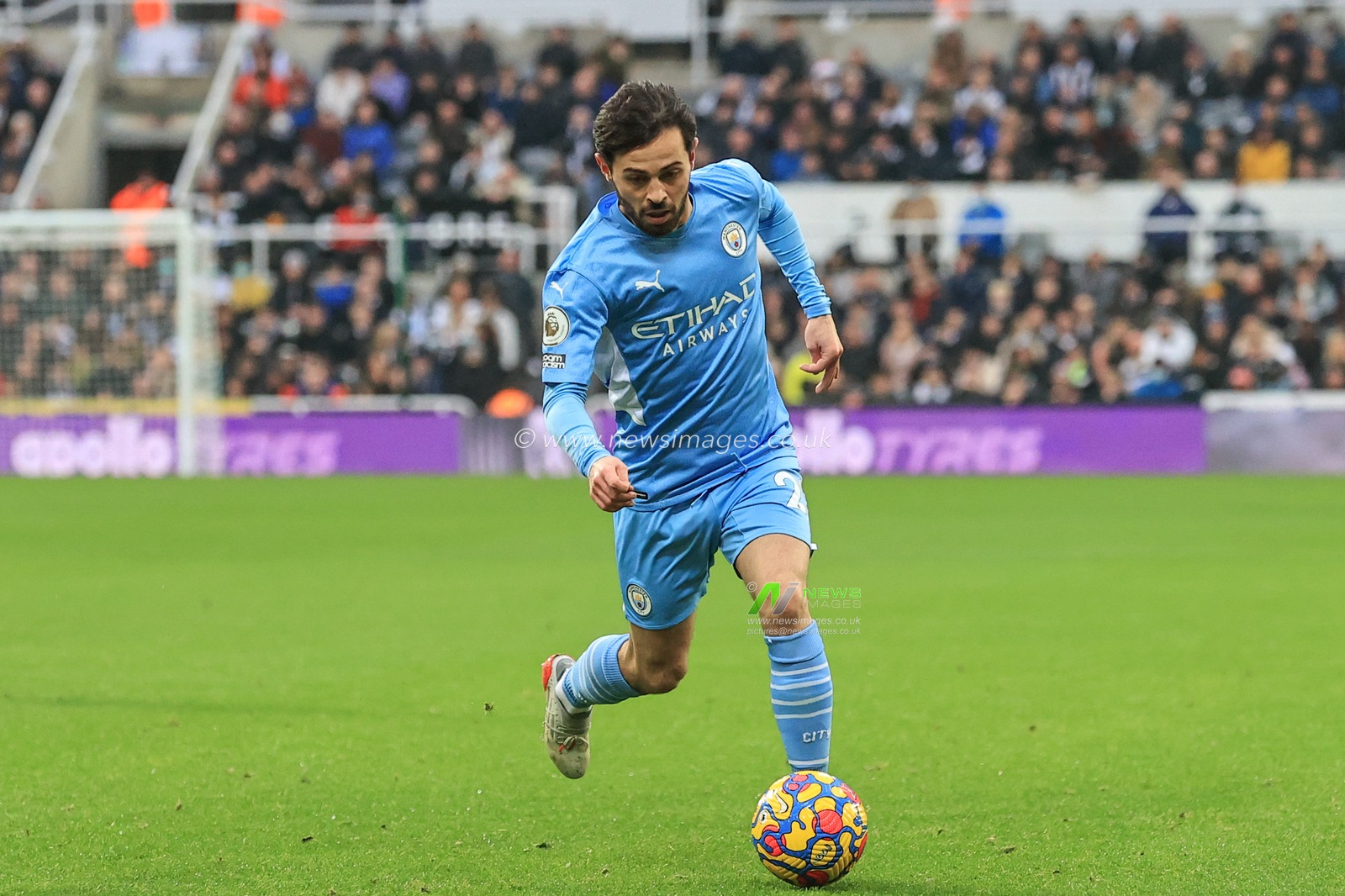 Bernardo Silva #20 of Manchester City in action during the game