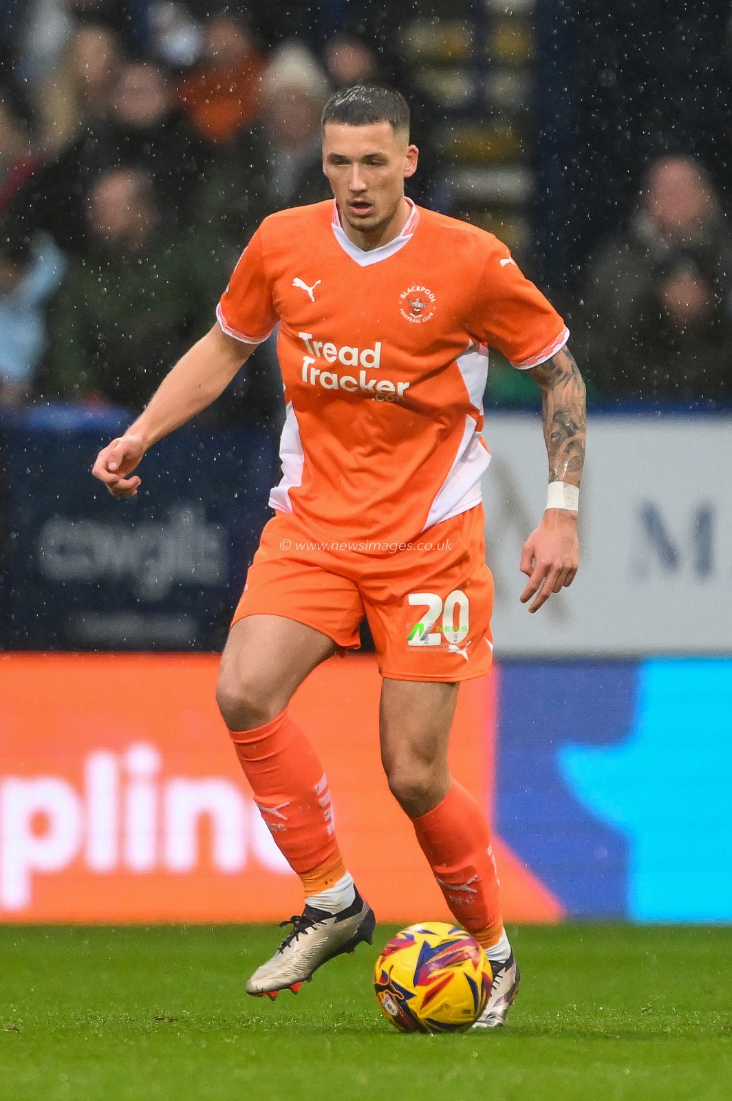 Oliver Casey of Blackpool in action during the Sky Bet League 1 match Bolton Wanderers vs Blackpool at Toughsheet Community Stadium, Bolton, United Kingdom, 23rd November 2024

(Photo by Craig Thomas/News Images)