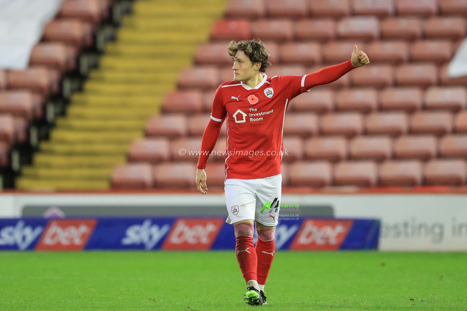Callum Styles #4 of Barnsley give it the thumbs up!
