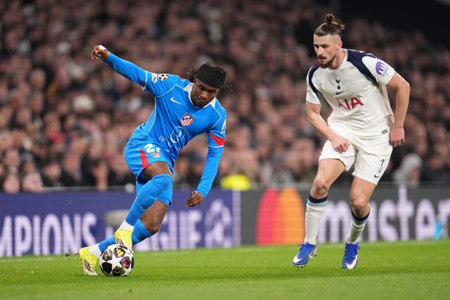 Ademola Lookman of Atlético Madrid with the ball under pressure during the UEFA Champions League match Tottenham Hotspur vs Atletico Madrid at Tottenham Hotspur Stadium, London, United Kingdom on 18 March 2026

(Photo by Harvey Murphy/News Images)