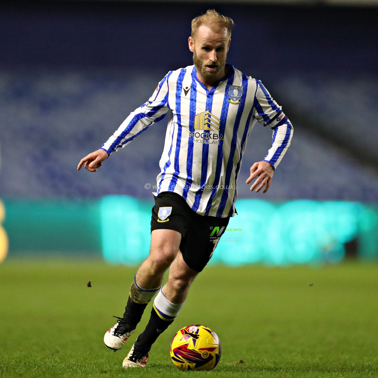 Barry Bannan of Sheffield Wednesday during the Sky Bet Championship match Sheffield Wednesday vs Bristol City at Hillsborough, Sheffield, United Kingdom, 22nd January 2025

(Photo by Sam Eaden/News Images)