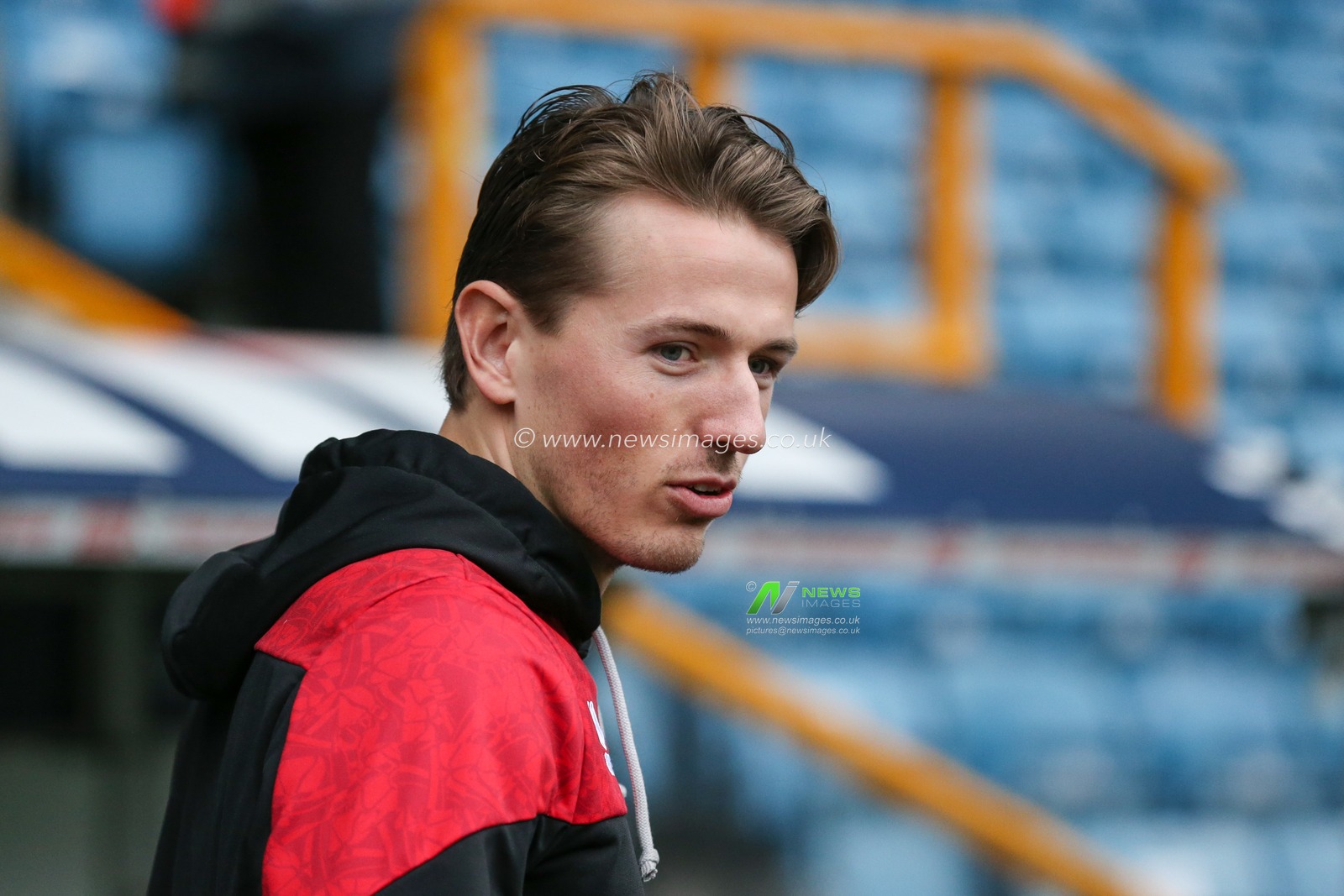 Sander Berge #8 of Sheffield United arriving at the stadium during the Emirates FA Cup Third Round match Millwall vs Sheffield United at The Den, London, United Kingdom, 7th January 2023

(Photo by Arron Gent/News Images)