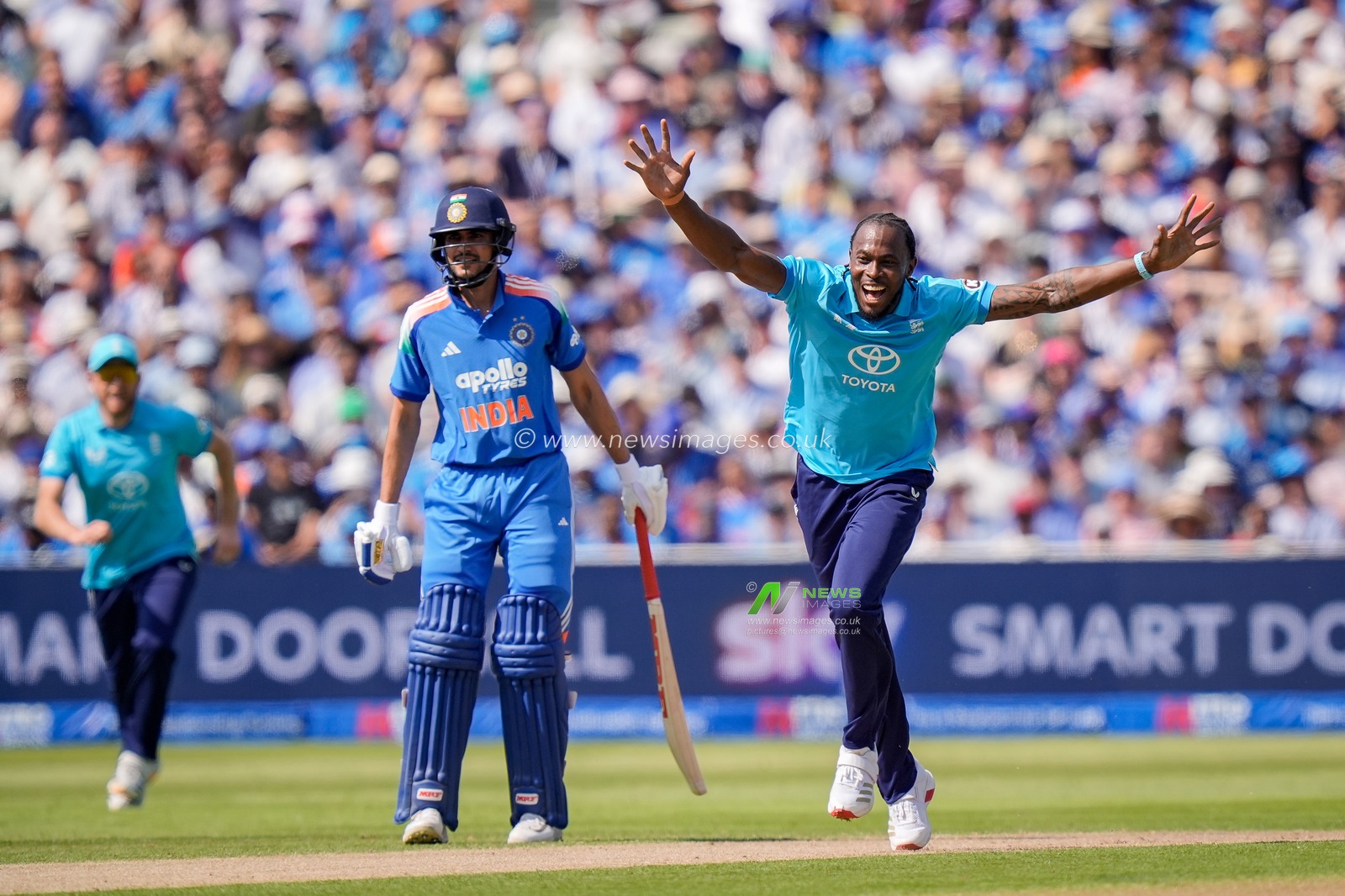 Jofra Archer of England celebrates taking the wicket of Virat Kohli of India during the 1st Metro Bank ODI match England vs India at Edgbaston, Birmingham, United Kingdom on 14 July 2026

(Photo by Maynard Manyowa/News Images)