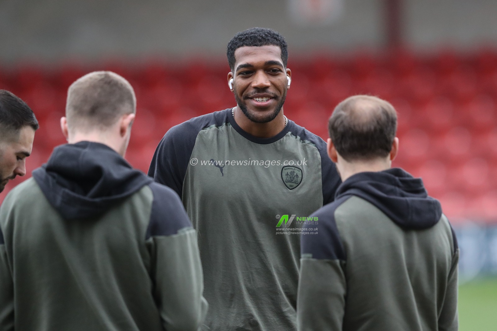 Donovan Pines of Barnsley arrives during the Sky Bet League 1 match Fleetwood Town vs Barnsley at Highbury Stadium, Fleetwood, United Kingdom, 17th February 2024

(Photo by Alfie Cosgrove/News Images)