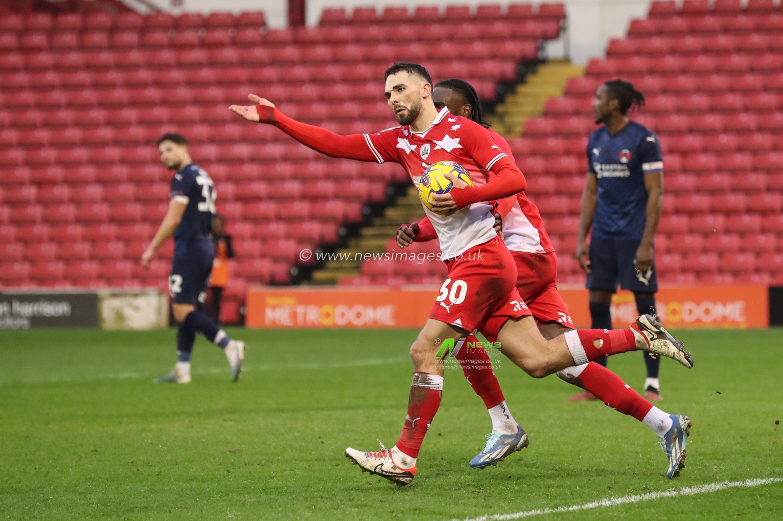 Adam Phillips of Barnsley celebrates his goal to make it 1-1 during the Sky Bet League 1 match Barnsley vs Leyton Orient at Oakwell, Barnsley, United Kingdom, 10th February 2024

(Photo by Alfie Cosgrove/News Images)