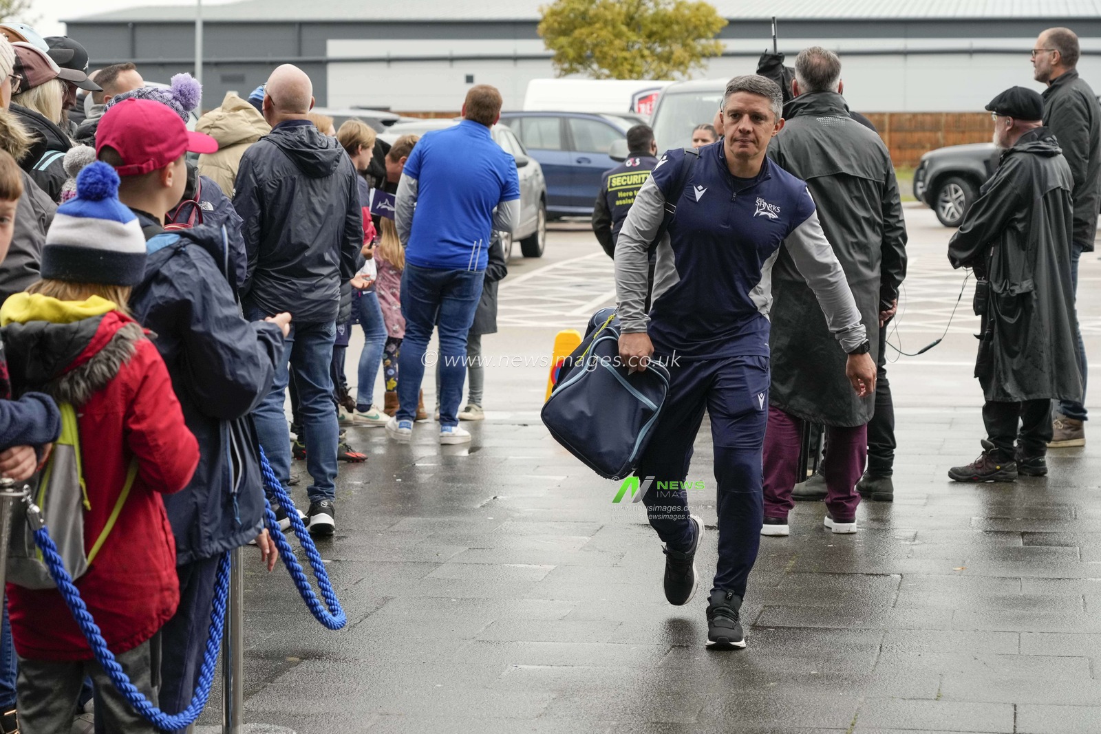 Sale Sharks coach Paul Deacon arrives at the stadium before the Gallagher Premiership match Sale Sharks vs Harlequins at AJ Bell Stadium, Eccles, United Kingdom, 23rd October 2022

(Photo by Steve Flynn/News Images)