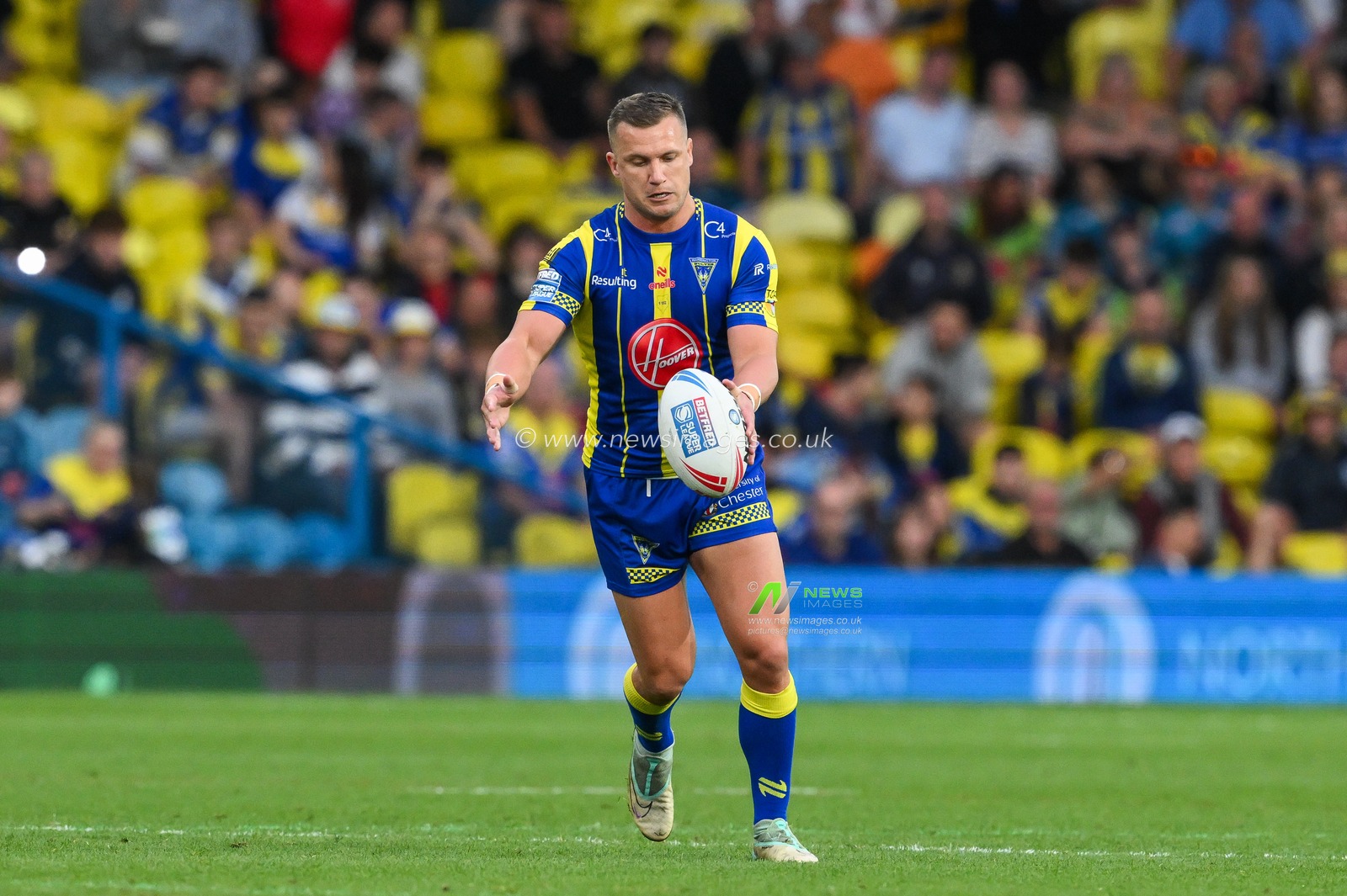 Josh Drinkwater of Warrington Wolves licks ahead during the Magic Weekend match Warrington Wolves vs Leeds Rhinos at Elland Road, Leeds, United Kingdom, 17th August 2024

(Photo by Craig Thomas/News Images)