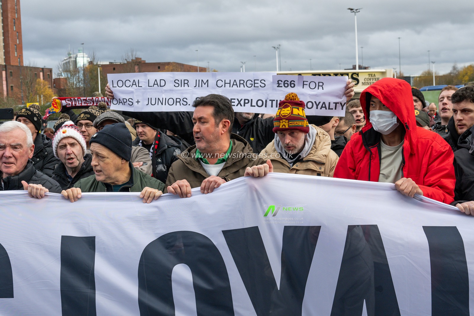 Demonstration outside of Old Trafford about ticket prices ahead of Premier League match Manchester United vs Everton at Old Trafford, Manchester, United Kingdom, 1st December 2024

(Photo by Craig Thomas/News Images)