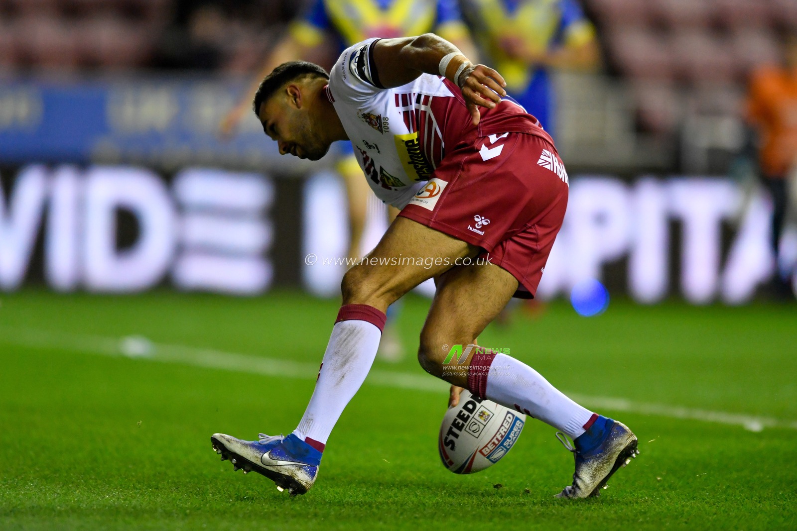30th January 2020, DW Stadium, Wigan, England; Betfred Super League, Wigan Warriors v Warrington Wolves : Bevan French (6) of Wigan Warriors goes over for a try