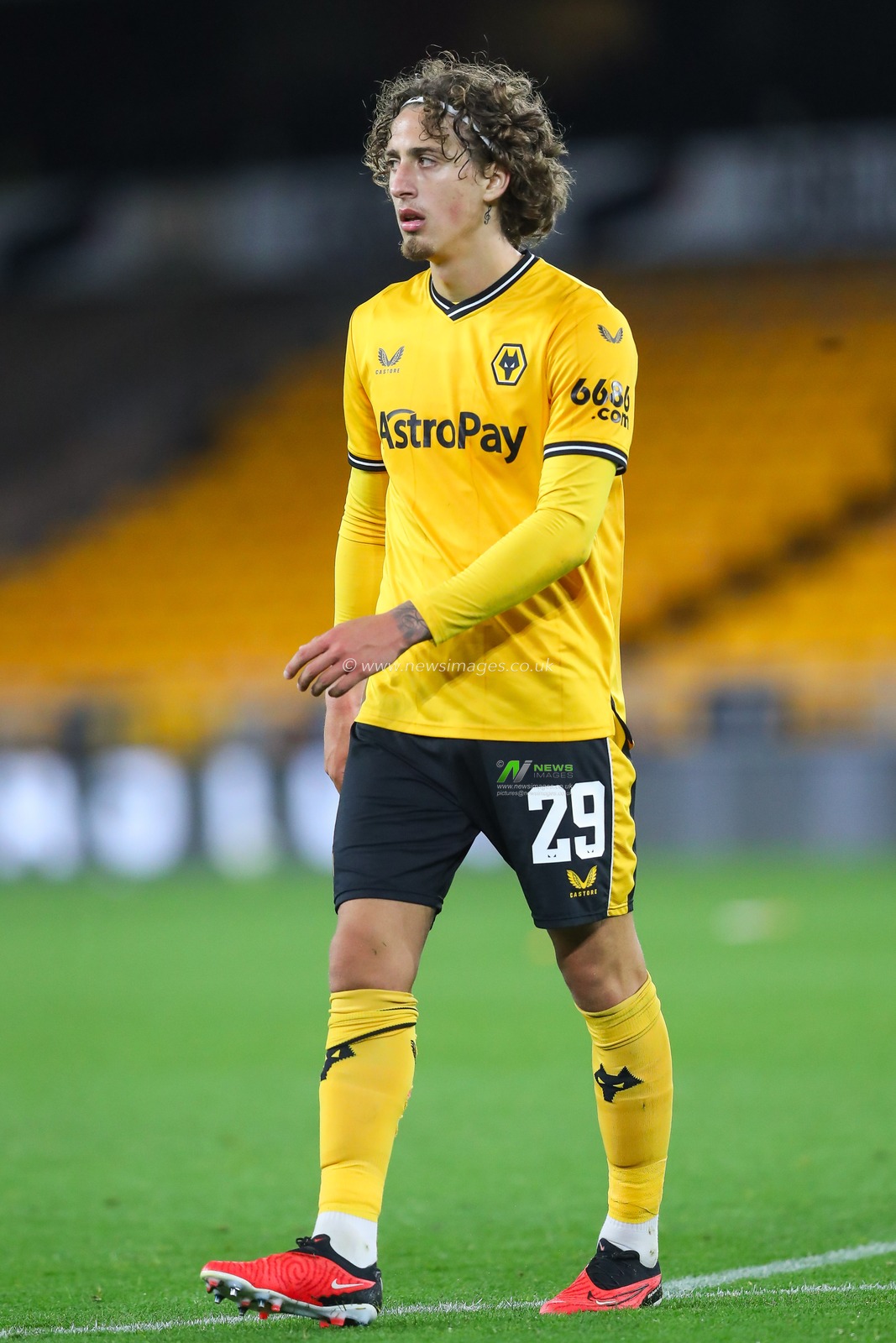 FÃ¡bio Silva #29 of Wolverhampton Wanderers during the Carabao Cup match Wolverhampton Wanderers vs Blackpool at Molineux, Wolverhampton, United Kingdom, 29th August 2023

(Photo by Gareth Evans/News Images)