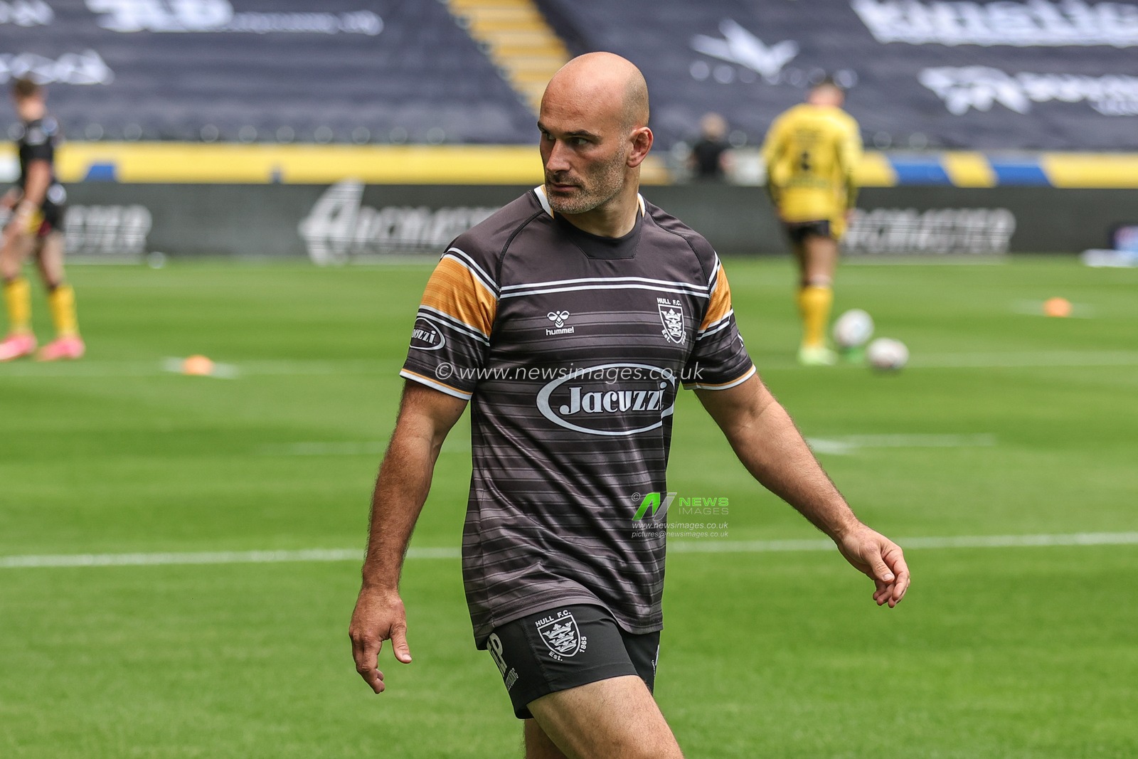 Danny Houghton #9 of Hull FC in the pre-game warm up session during the Betfred Super League Round 19 match Hull FC vs Castleford Tigers at MKM Stadium, Hull, United Kingdom, 15th July 2023

(Photo by Mark Cosgrove/News Images)
