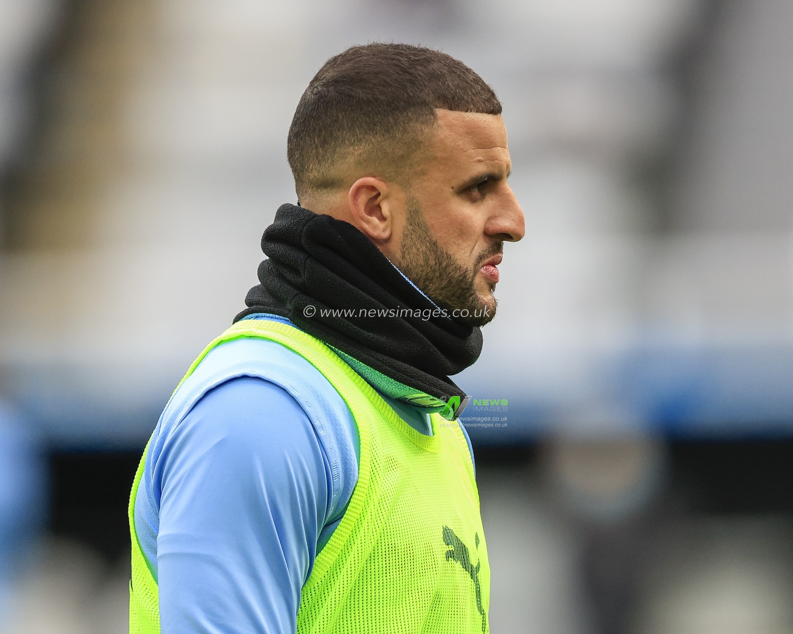 Kyle Walker #2 of Manchester City during the pre-game warmup