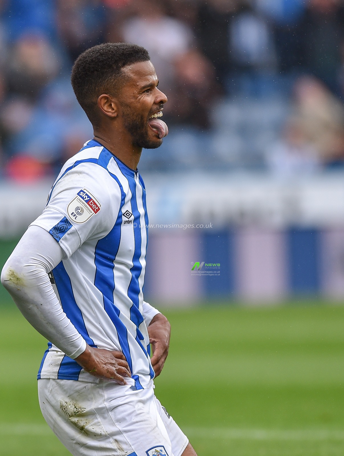28th September 2019, John Smith's Stadium, Huddersfield, England; Sky Bet Championship, Huddersfield Town v Millwall :Fraizer Cambell (22) of Huddersfield Town shows his frustration at missed chance.

Credit: Dean Williams/News Images
