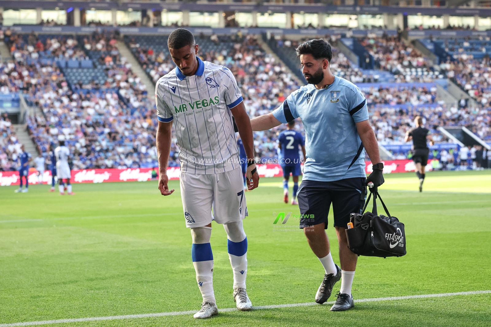 Yan Valery of Sheffield Wednesday leaves the field of play injured during the Sky Bet Championship match Leicester City vs Sheffield Wednesday at King Power Stadium, Leicester, United Kingdom, 10th August 2025

(Photo by Mark Cosgrove/News Images)