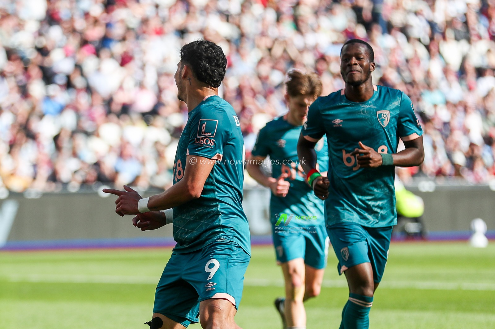 during the Premier League match West Ham United vs Bournemouth at London Stadium, London, United Kingdom, 5th April 2025

(Photo by Izzy Poles/News Images)