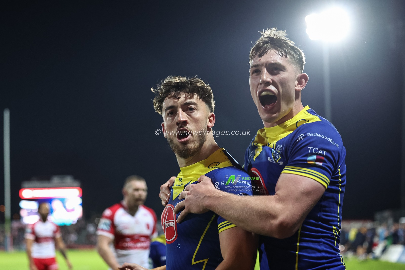 Matty Ashton of Warrington Wolves celebrates their try during the Betfred Super League Semi-Finals match Hull KR vs Warrington Wolves at Sewell Group Craven Park, Kingston upon Hull, United Kingdom, 4th October 2024

(Photo by Mark Cosgrove/News Images)