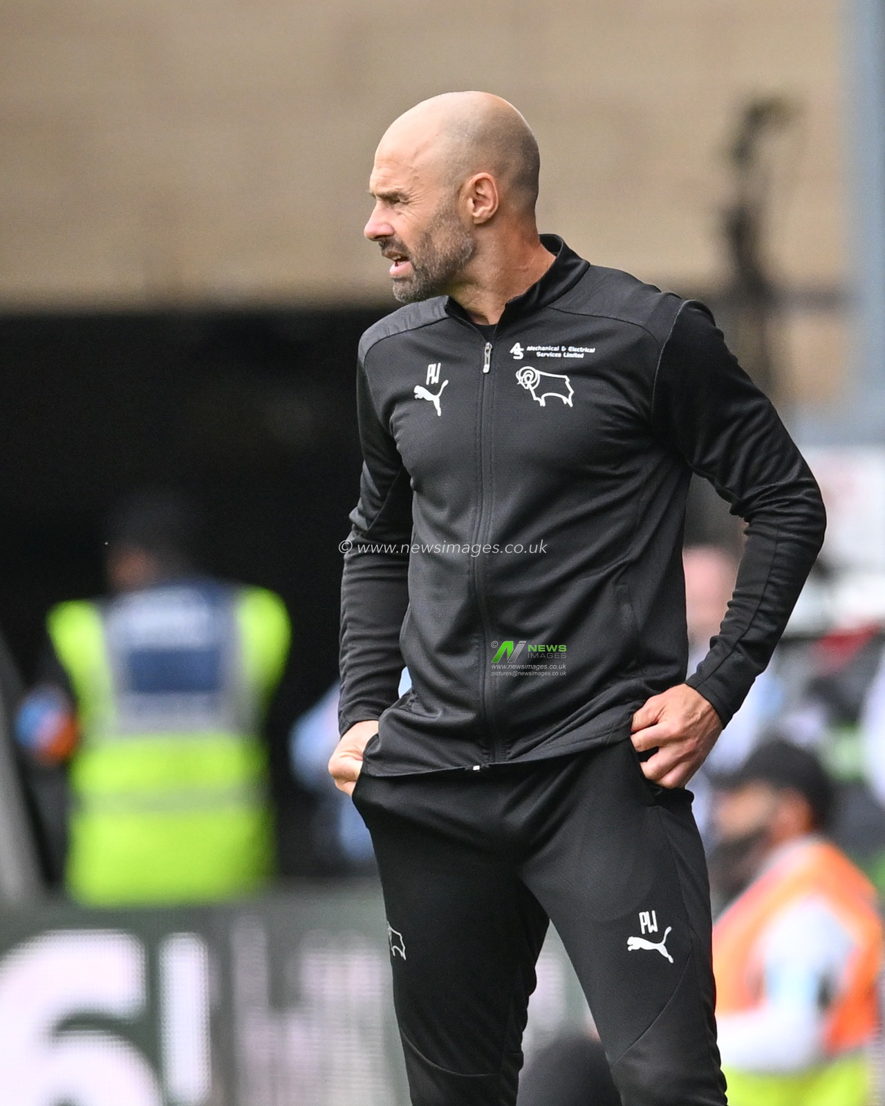 Paul WARNE of Derby County FC (Head Coach / Manager) during the Sky Bet Championship match Derby County vs Middlesbrough at Pride Park Stadium, Derby, United Kingdom, 17th August 2024

(Photo by Mark Dunn/News Images)