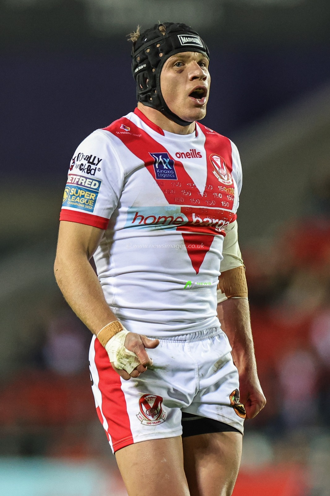 Jonny Lomax #6 of St Helens during the Betfred Super League Round 10 match St Helens vs Warrington Wolves at Totally Wicked Stadium, St Helens, United Kingdom, 20th April 2023

(Photo by Mark Cosgrove/News Images)