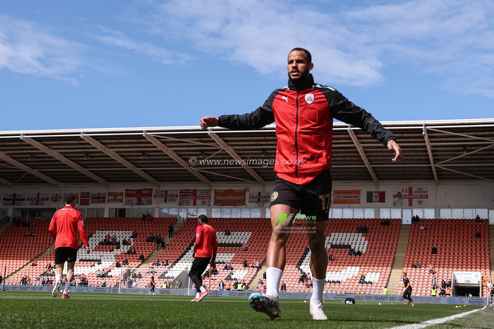 Barry Cotter of Barnsley in the pregame warmup session during the Sky Bet League 1 match Blackpool vs Barnsley at Bloomfield Road, Blackpool, United Kingdom, 20th April 2024

(Photo by Mark Cosgrove/News Images)