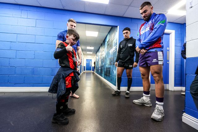A young Warrington fan tosses the coin during the Betfred Super League Round 3 match Warrington Wolves vs Wakefield Trinity at The Halliwell Jones Stadium, Warrington, United Kingdom on 28 February 2026

(Photo by Alfie Cosgrove/News Images)