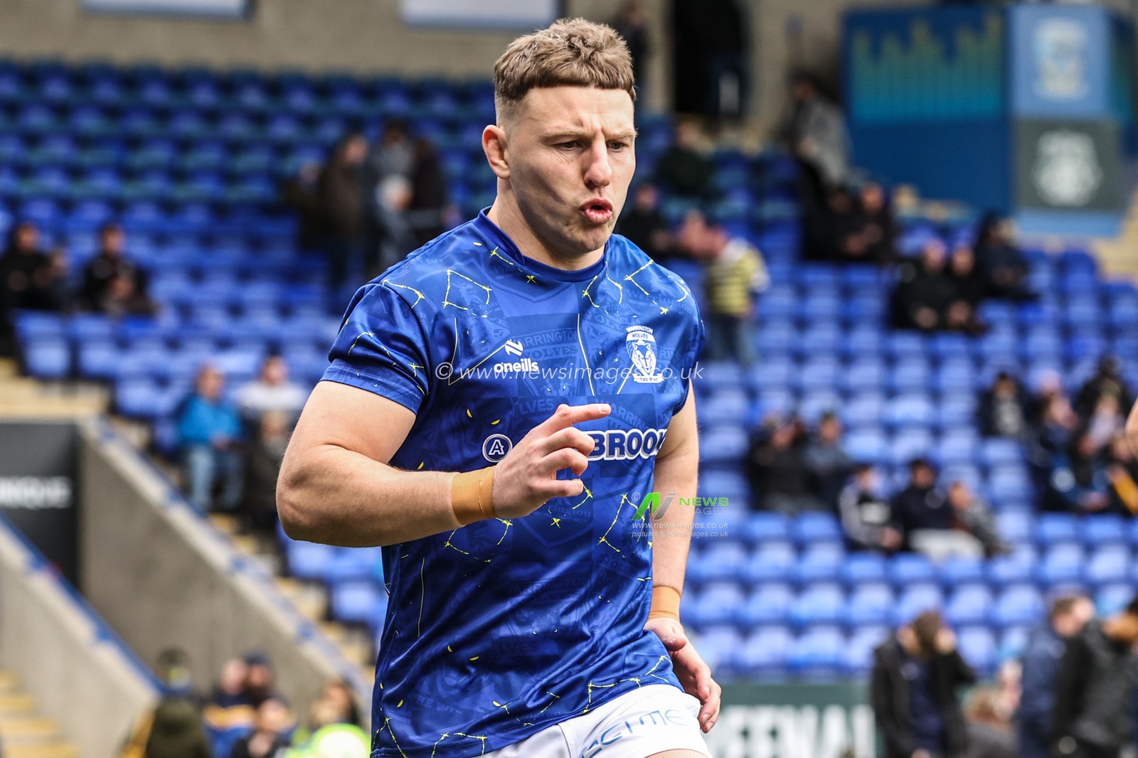 George Williams of Warrington Wolves in the pre-game warm up during the Betfred Super League round 7 match Warrington Wolves vs Leigh Leopards at The Halliwell Jones Stadium, Warrington, United Kingdom on 04 April 2026

(Photo by Alfie Cosgrove/News Images)