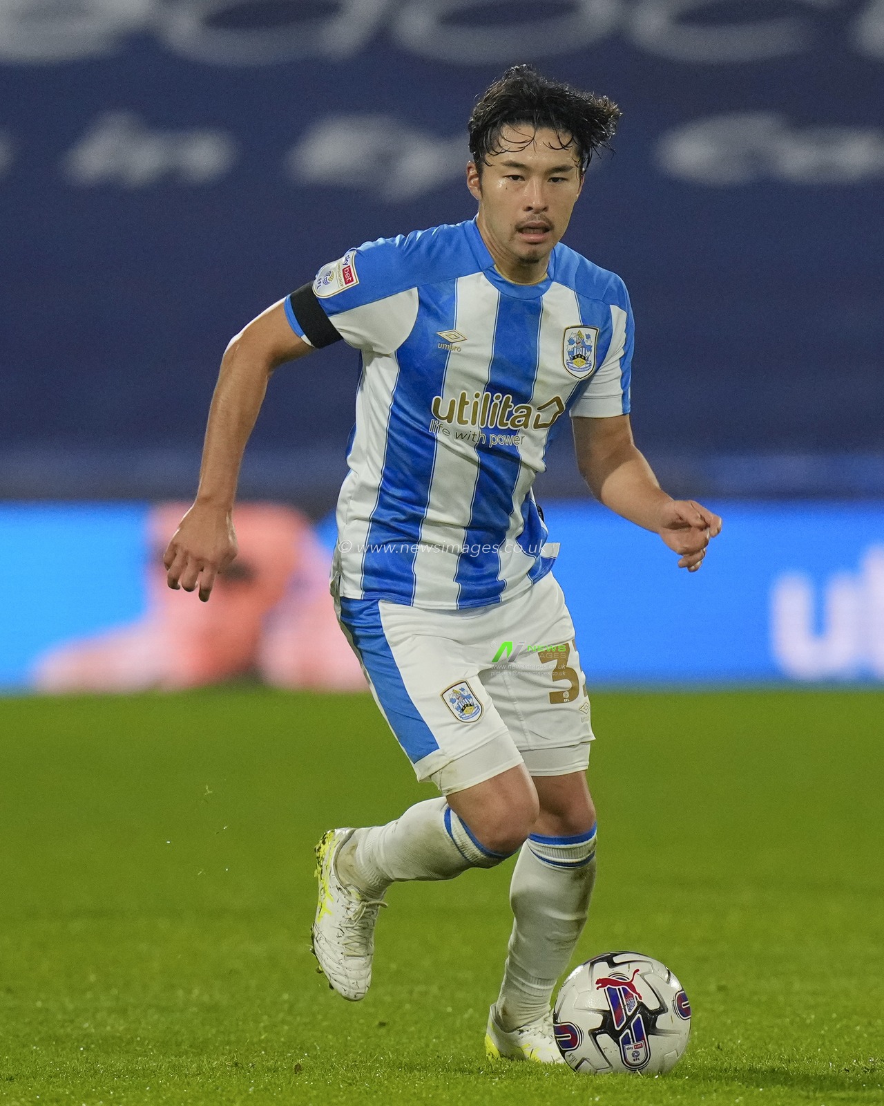 Yuta Nakayama #33 of Huddersfield Town during the Sky Bet Championship match Huddersfield Town vs Cardiff City at John Smith's Stadium, Huddersfield, United Kingdom, 24th October 2023

(Photo by Steve Flynn/News Images)