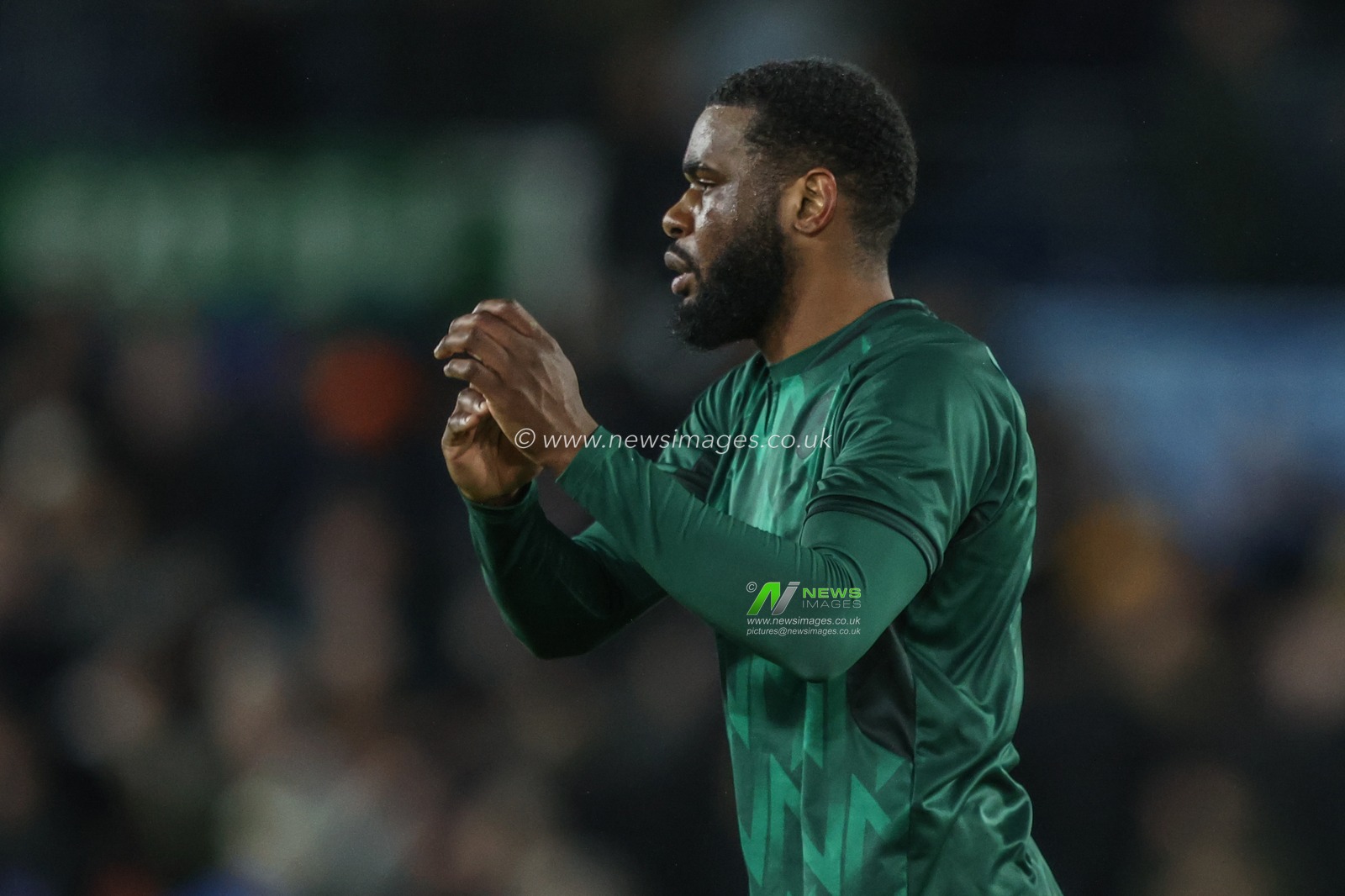 Japhet Tanganga of Millwall applauds the fans after the game during the Sky Bet Championship match Leeds United vs Millwall at Elland Road, Leeds, United Kingdom, 12th March 2025

(Photo by Alfie Cosgrove/News Images)
