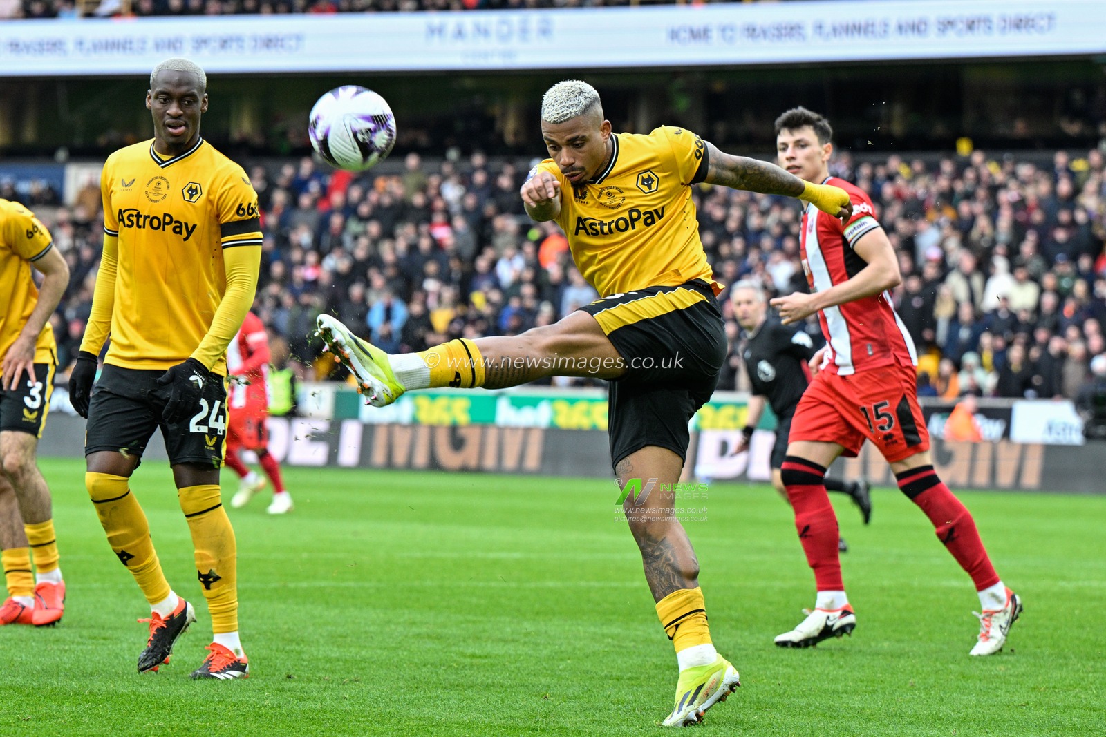 Mario Lemina of Wolverhampton Wanderers clears the ball during the Premier League match Wolverhampton Wanderers vs Sheffield United at Molineux, Wolverhampton, United Kingdom, 25th February 2024

(Photo by Cody Froggatt/News Images)