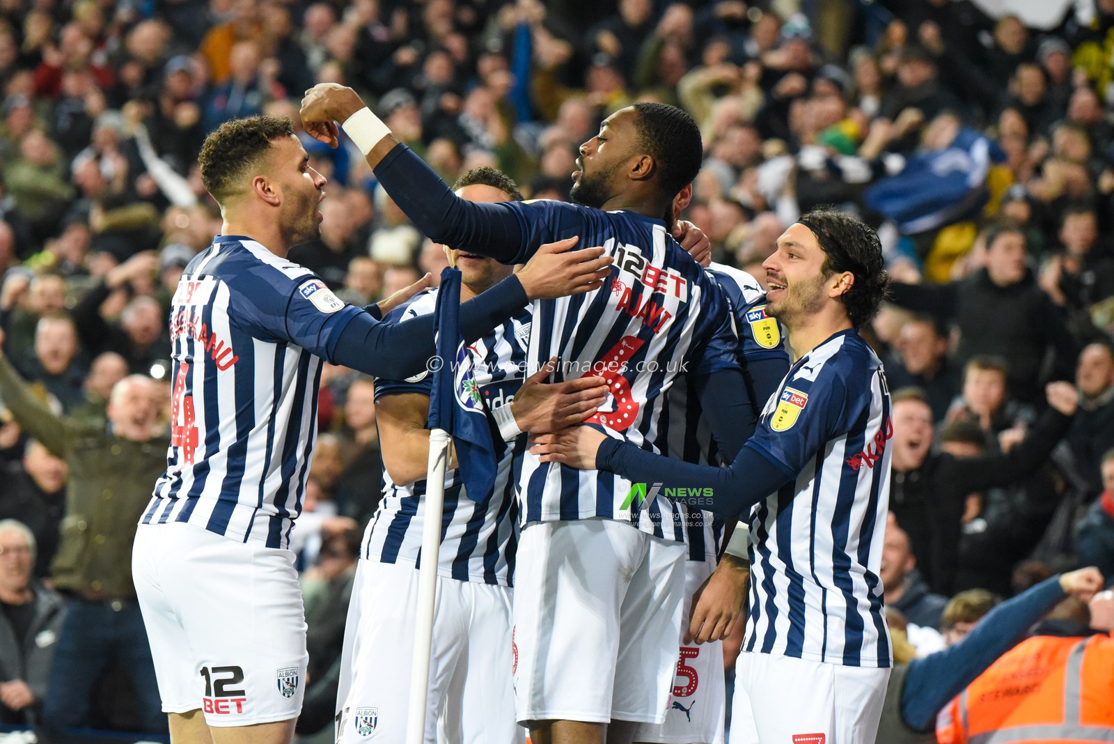 1st January 2020, The Hawthorns, West Bromwich, England; Sky Bet Championship, West Bromwich Albion v Leeds United : Semi Ajayi (6) of West Bromwich Albion celebrates his goal to make the score 1-0 

Credit: Simon Whitehead/News Images