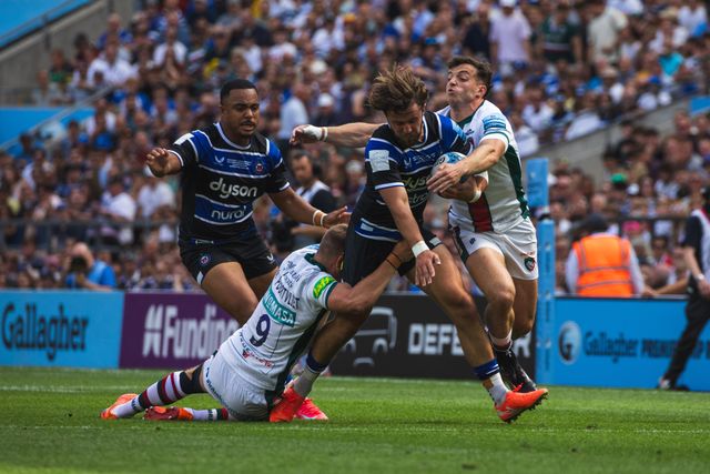 Tom de Glanville of Bath and Jack van Poortvliet of Leicester Tigers during the Gallagher Premiership Play-off Final 2025 Bath Rugby v Leicester Tigers at Allianz Stadium, Twickenham, United Kingdom, 14th June 2025

(Photo by Craig Evans/News Images)