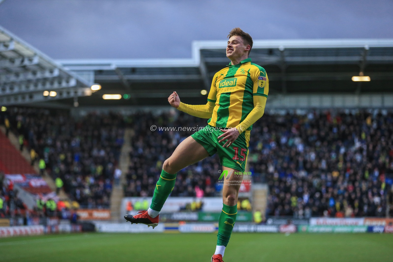 22nd December 2018, New York Stadium, Rotherham, England; Sky Bet Championship Rotherham Utd v West Bromwich Albion ;  Harvey Barnes (15) of West Brom celebrates his goal to make it 0-2


Credit: Mark Cosgrove/News Images

English Football League images are subject to DataCo Licence