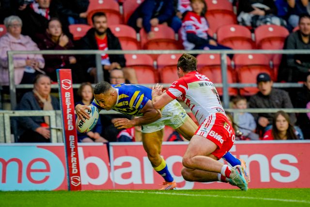 Albert Hopoate of Warrington Wolves goes over for a try during the Betfred Super League round 14 match St Helens vs Warrington Wolves at The BrewDog Stadium, St Helens, United Kingdom on 11 June 2026

(Photo by Maynard Manyowa/News Images)