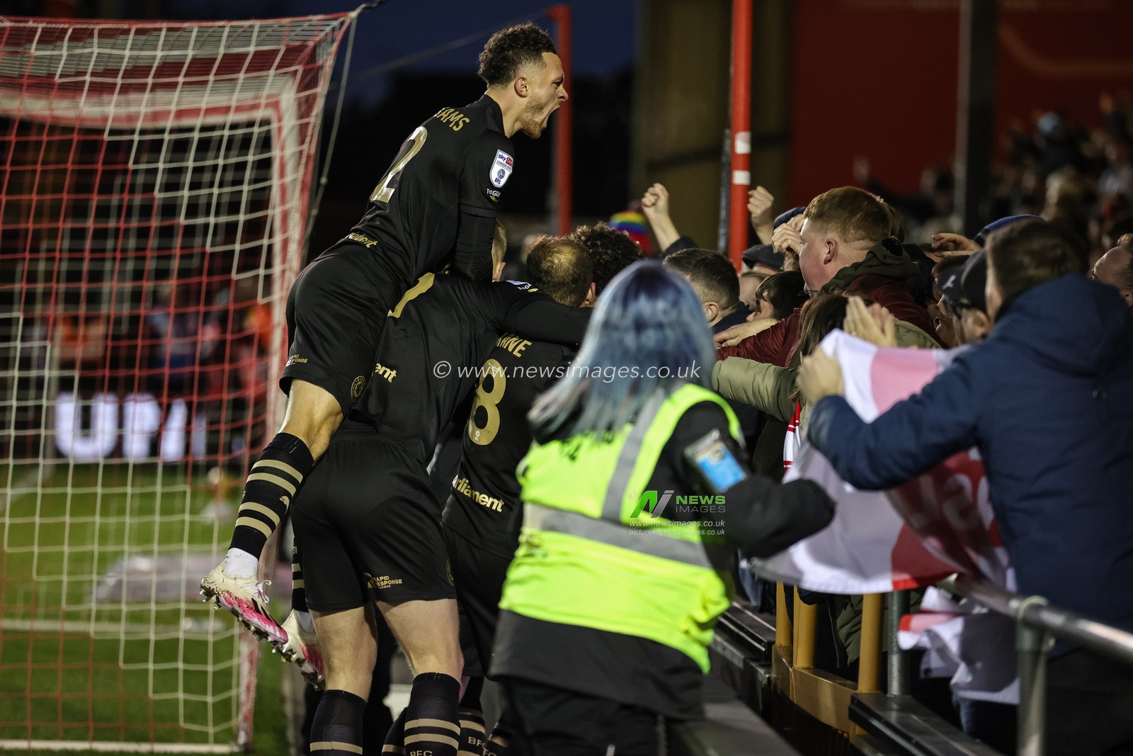 Barry Cotter #17 of Barnsley celebrates his goal to make it 1-1 during the Sky Bet League 1 match Lincoln City vs Barnsley at Gelder Group Sincil Bank Stadium, Lincoln, United Kingdom, 25th November 2023

(Photo by Mark Cosgrove/News Images)