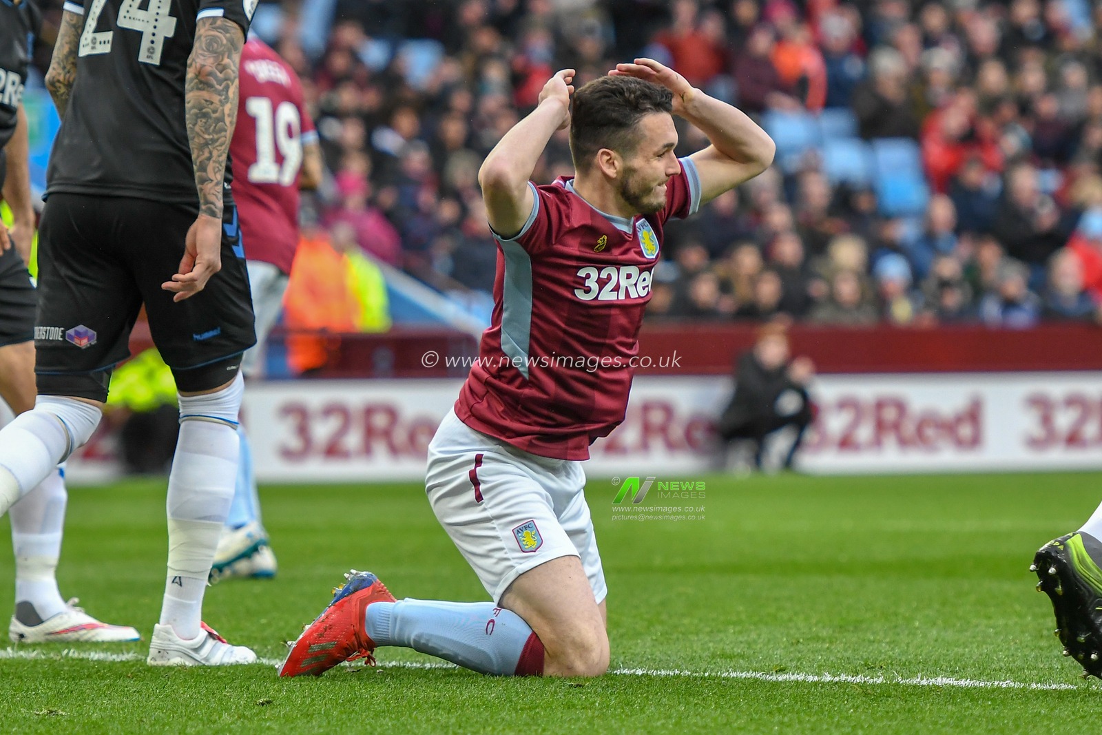 16th March 2019, Villa Park, Birmingham, England ; Sky Bet Championship, Aston Villa v Middlesbrough; John McGinn (07) of Aston Villa misses an early headed chance

Credit: Gareth Dalley/News Images

English Football League images are subject to DataCo Licence