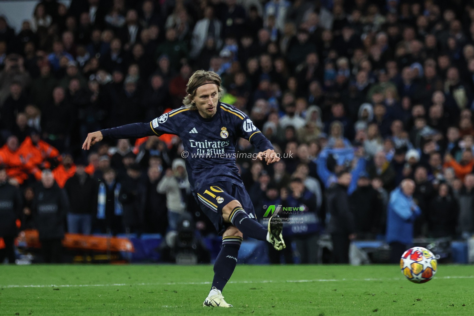 Luka ModriÄ‡ of Real Madrid misses his penalty during the UEFA Champions League Quarter Final Manchester City vs Real Madrid at Etihad Stadium, Manchester, United Kingdom, 17th April 2024

(Photo by Mark Cosgrove/News Images)