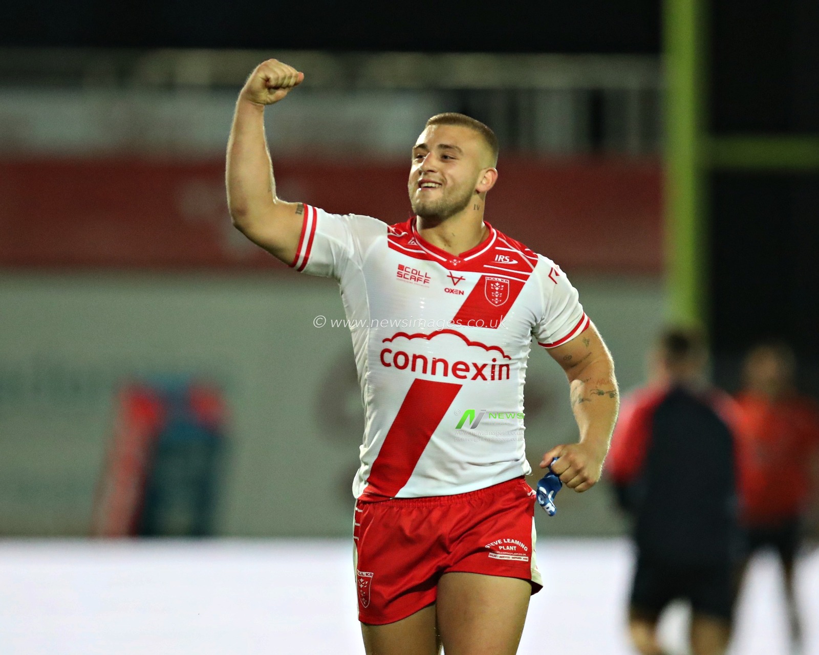 Mikey Lewis of Hull KR applauds the fans after the Betfred Super League Round 13 match Hull KR vs St Helens at Sewell Group Craven Park, Kingston upon Hull, United Kingdom, 30th May 2025(Photo by Sam Eaden/News Images)