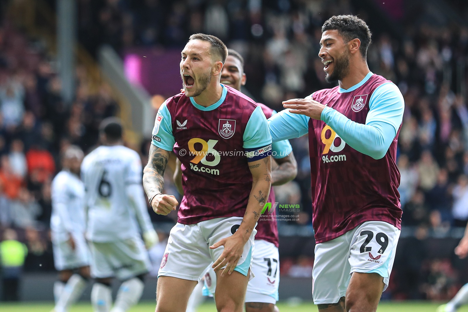Josh Brownhill of Burnley celebrates goal to make it 3-1 during the Sky Bet Championship match Burnley vs Millwall at Turf Moor, Burnley, United Kingdom, 3rd May 2025

(Photo by Jorge Horsted/News Images)