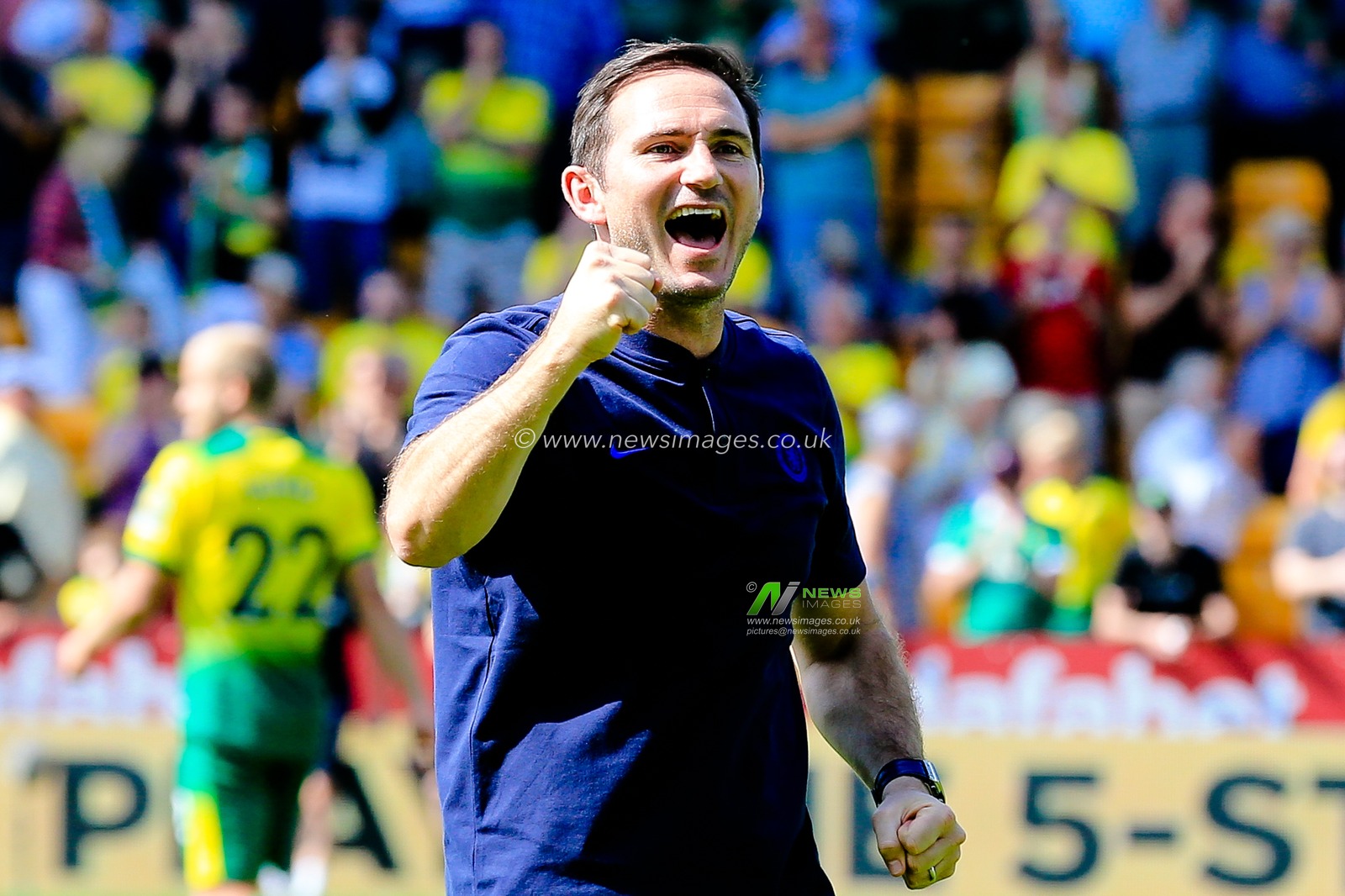 24th August 2019, Carrow Road, Norwich, England ; Premier League Football, Norwich City vs Chelsea  : Frank Lampard manager of Chelsea celebrates their victory over Norwich


Credit: Georgie Kerr/News Images


Premier League/EFL Football images are subject to DataCo Licence