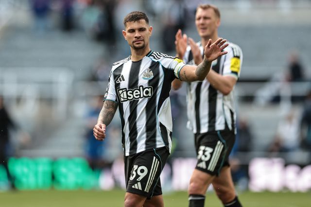 Bruno Guimaraes of Newcastle Untied waves to the fans during the Premier League match Newcastle Untied vs Bournemouth at St. James's Park, Newcastle, United Kingdom on 18 April 2026

(Photo by Mark Cosgrove/News Images)
