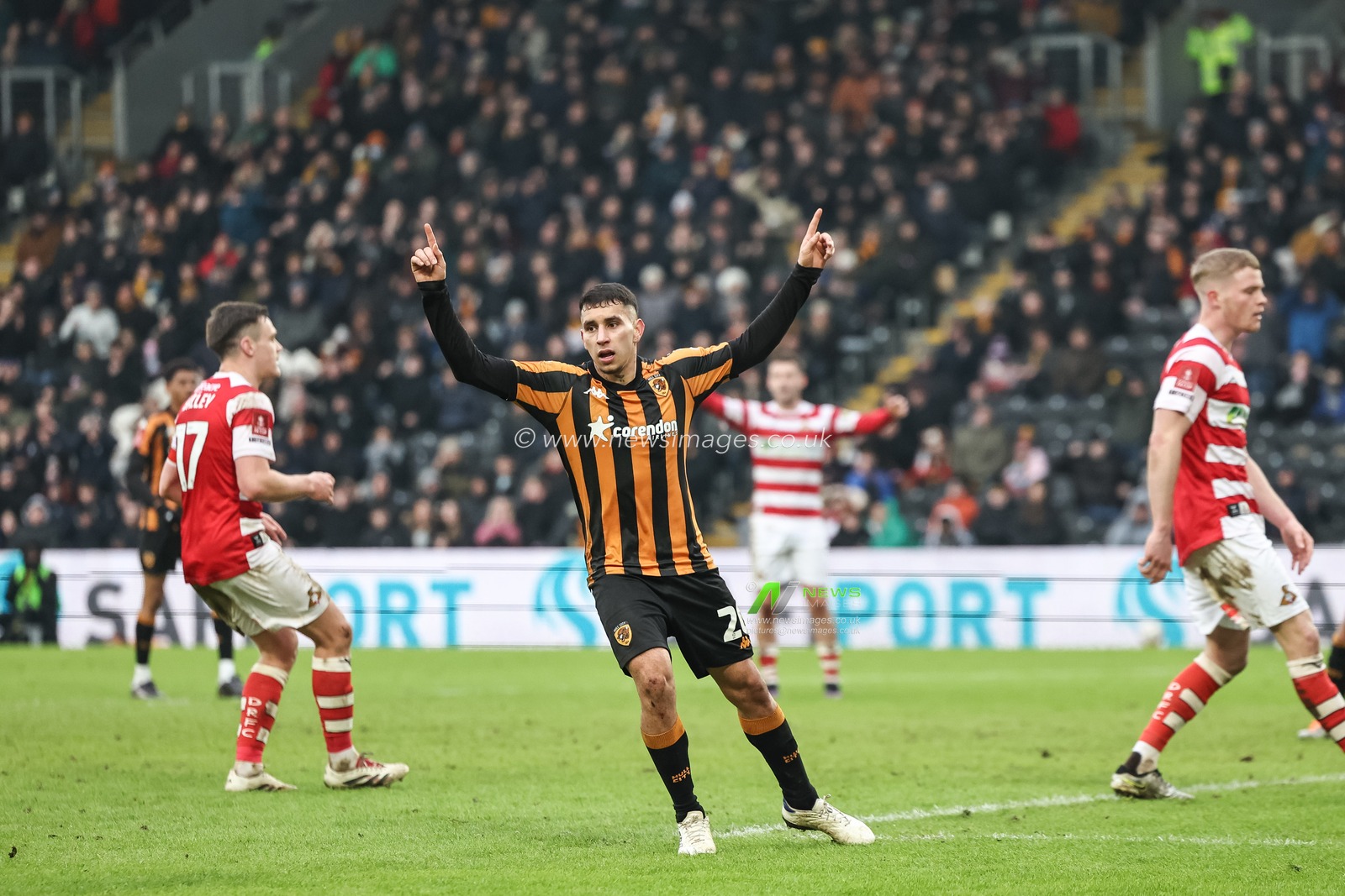 Gustavo Puerta of Hull City celebrates his goal to make it 1-1 during the Emirates FA Cup 3rd Round match Hull City vs Doncaster Rovers at MKM Stadium, Hull, United Kingdom, 12th January 2025

(Photo by Mark Cosgrove/News Images)