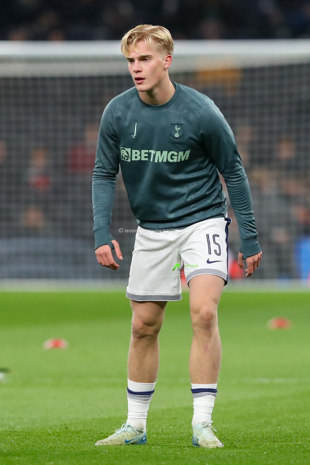 Lucas Bergvall of Tottenham Hotspur in the pregame warmup session during the UEFA Europa League - League Stage match Tottenham Hotspur vs A.S. Roma at Tottenham Hotspur Stadium, London, United Kingdom, 28th November 2024

(Photo by Gareth Evans/News Images)