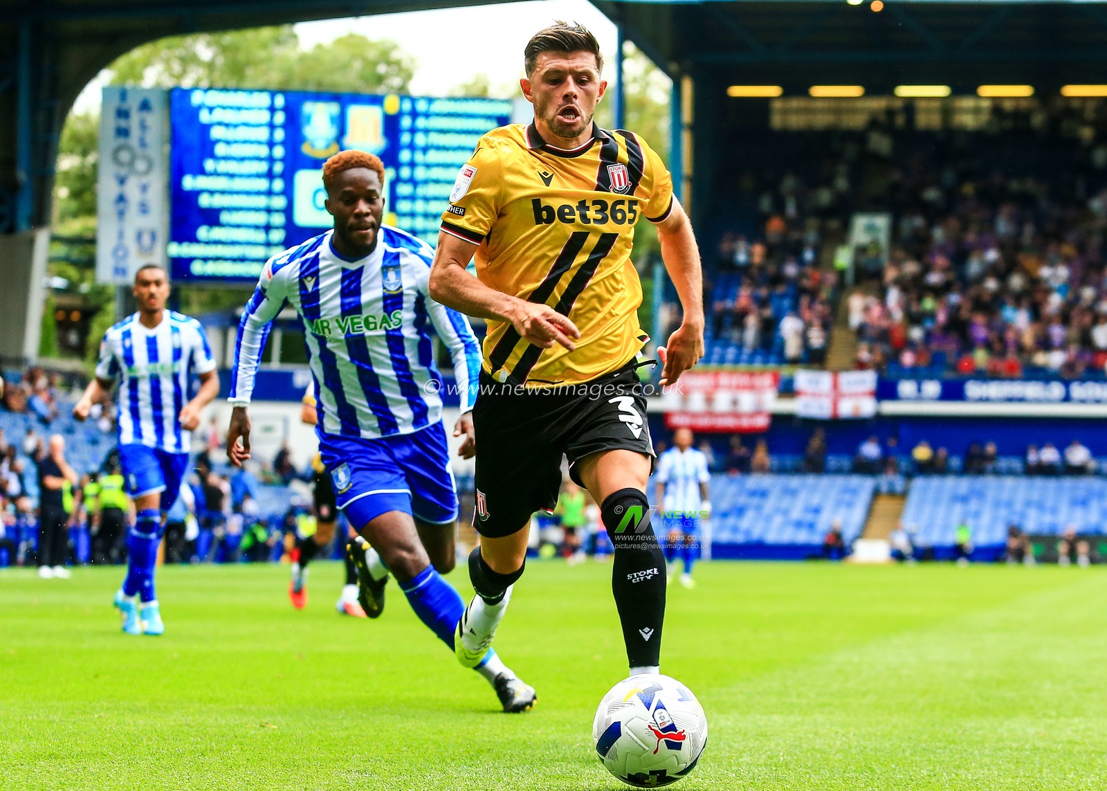 Aaron Cresswell of Stoke City in action during the Sky Bet Championship match Sheffield Wednesday vs Stoke City at Hillsborough, Sheffield, United Kingdom, 16th August 2025

(Photo by Richard Bierton/News Images)