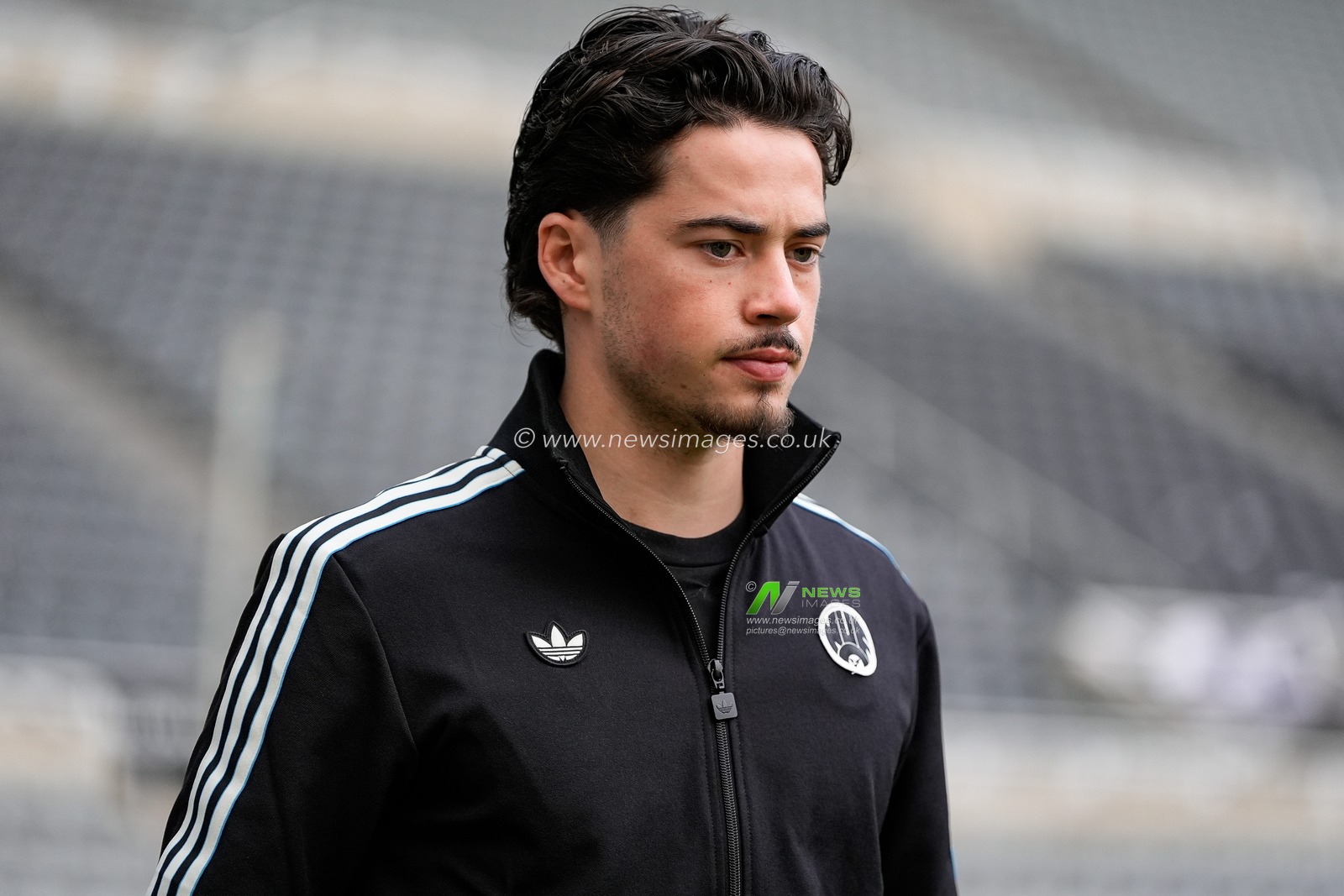 Leo Shahar of Newcastle United during the Premier League match Newcastle United vs Chelsea at St. James's Park, Newcastle, United Kingdom, 20th December 2025

(Photo by Maynard Manyowa/News Images)

*** GER AUT SUI OUT ***