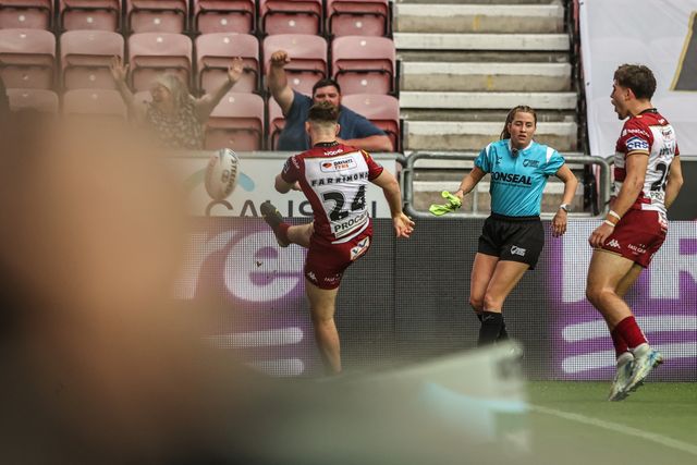 Jack Farrimond of Wigan Warriors celebrates his try during the Betfred Super League round 20 match Wigan Warriors vs Catalans Dragons at The Brick Community Stadium, Wigan, United Kingdom, 25th July 2025

(Photo by Alfie Cosgrove/News Images)